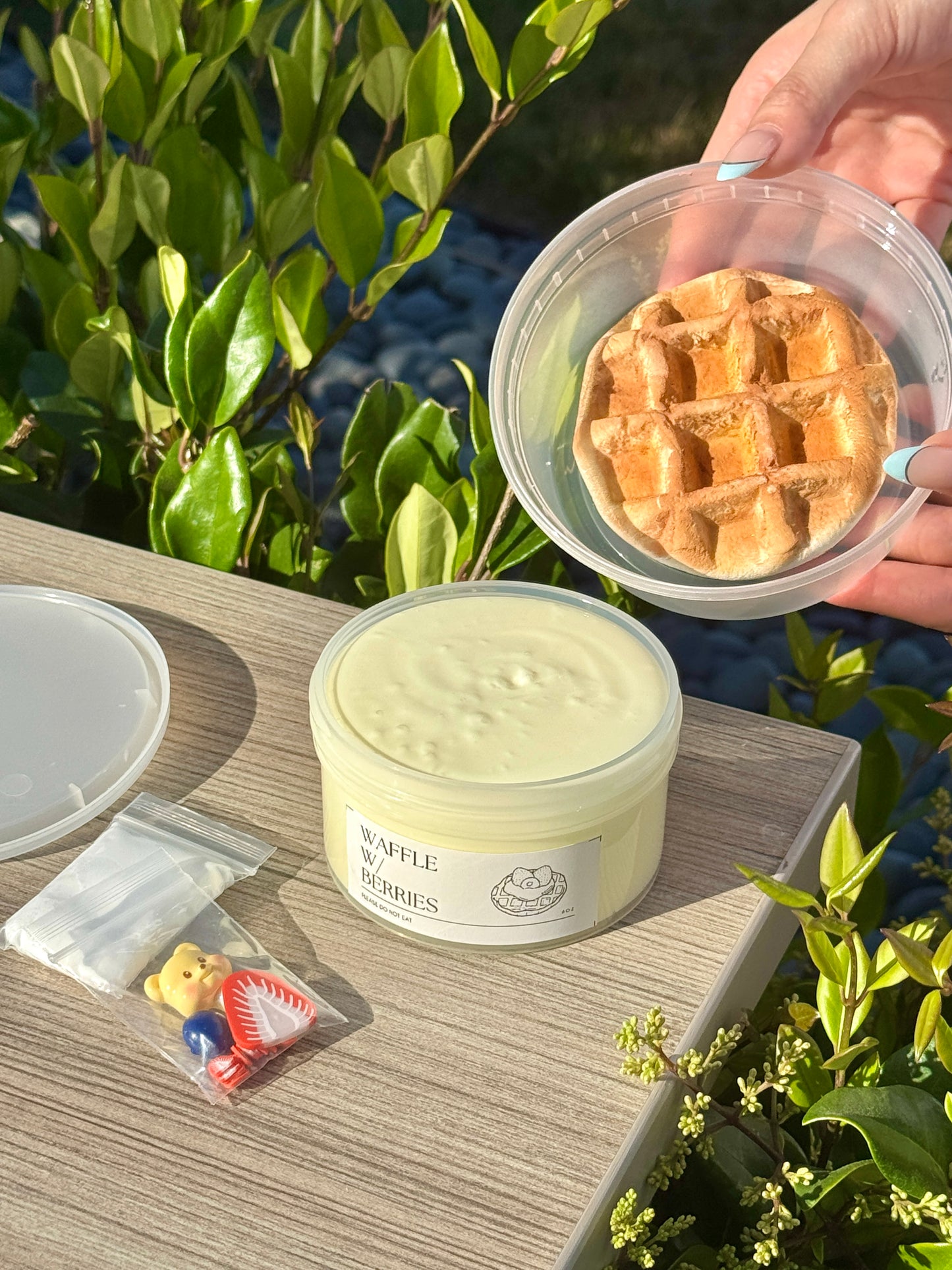 Waffle w/ Berries